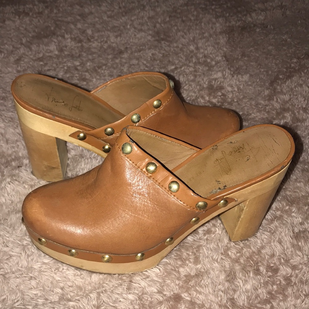 Heels - Picture 3 of 4